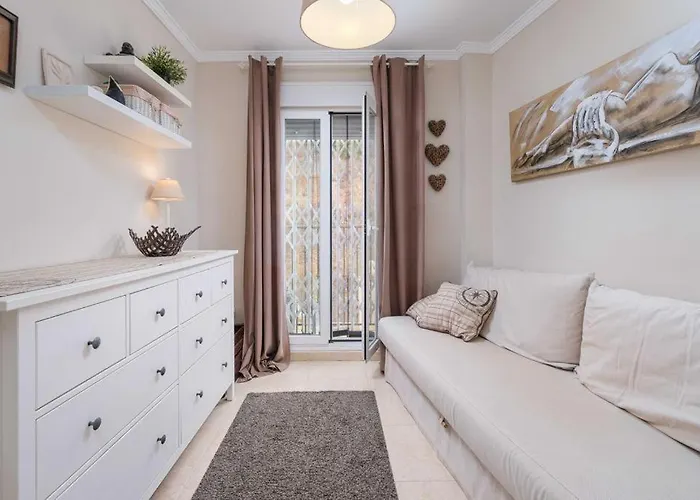 Beautiful Two Bedroom Apartment With Pool