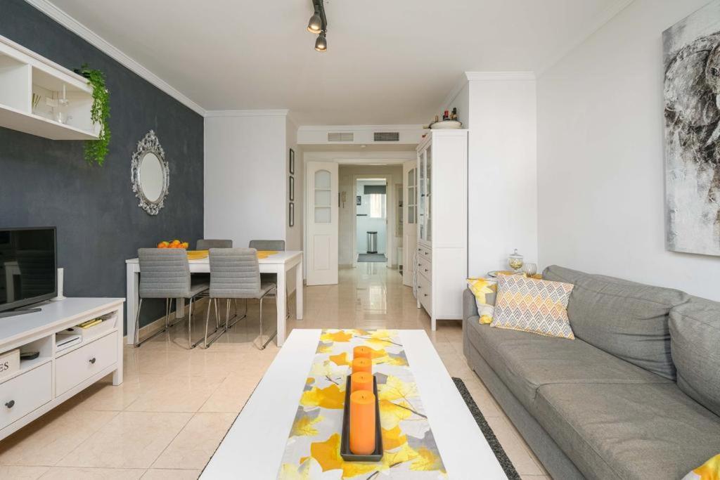 Apartment Beautiful Two Bedroom With Pool Fuengirola