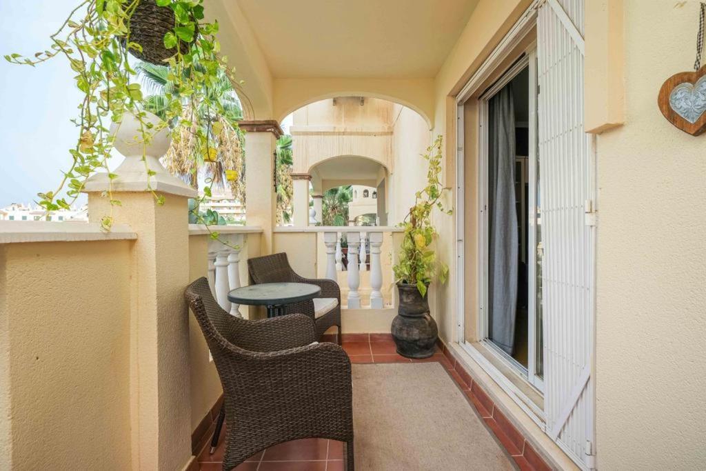 Beautiful Two Bedroom With Pool *