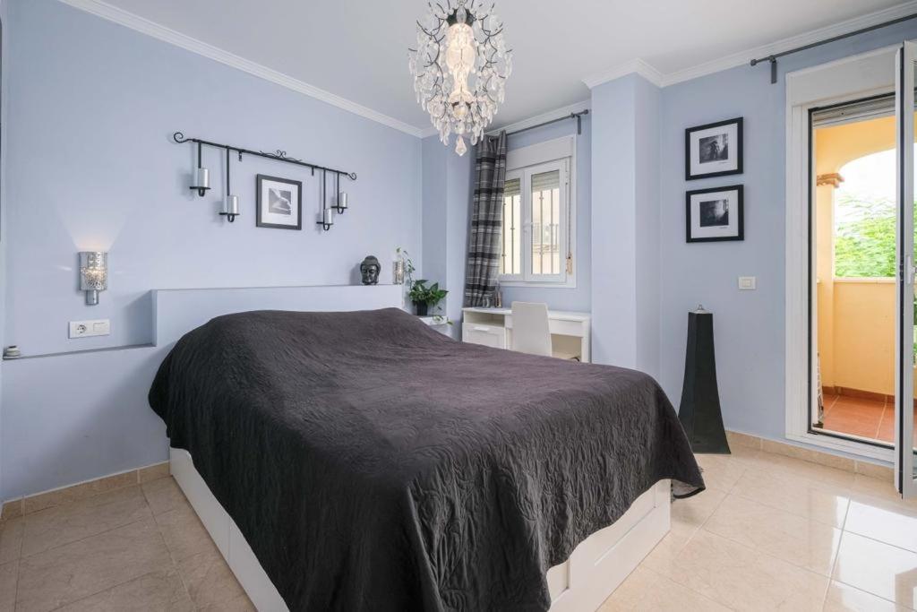Beautiful Two Bedroom With Pool Apartment