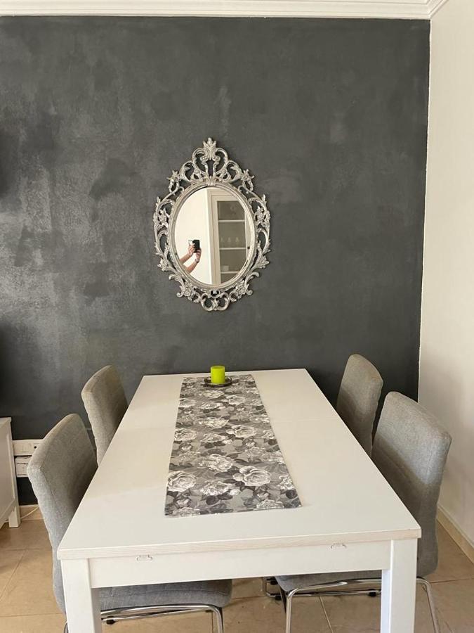 Beautiful Two Bedroom With Pool *