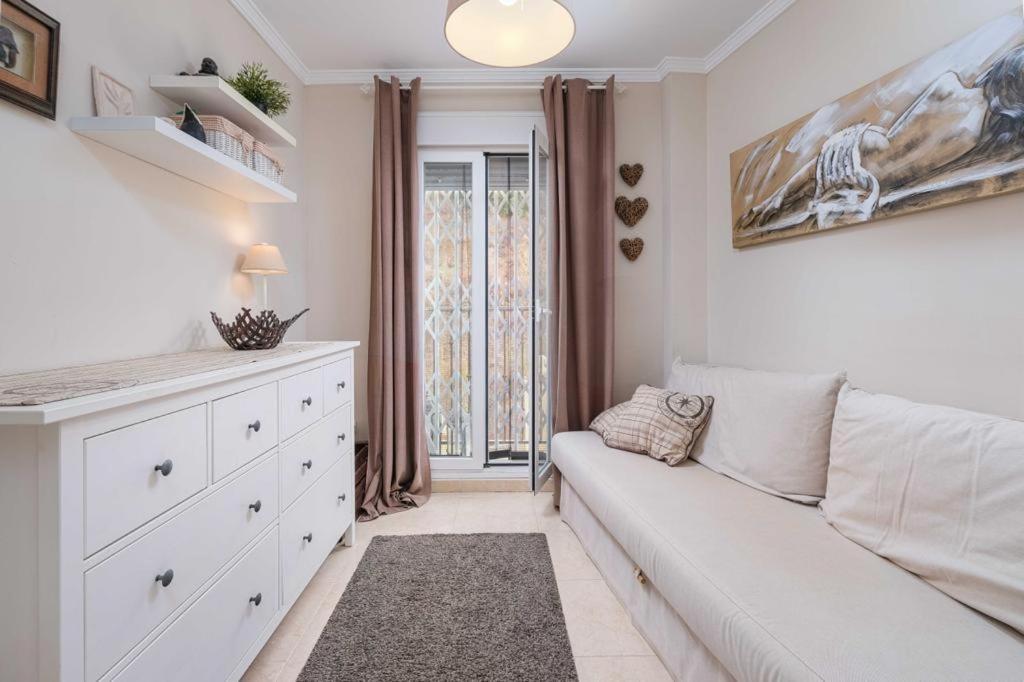 Apartment Beautiful Two Bedroom With Pool Fuengirola